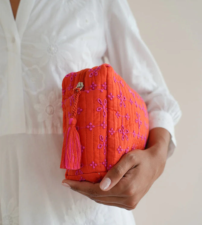 Kosmetiktasche Orange mit Stickerei aus Bio-Baumwolle