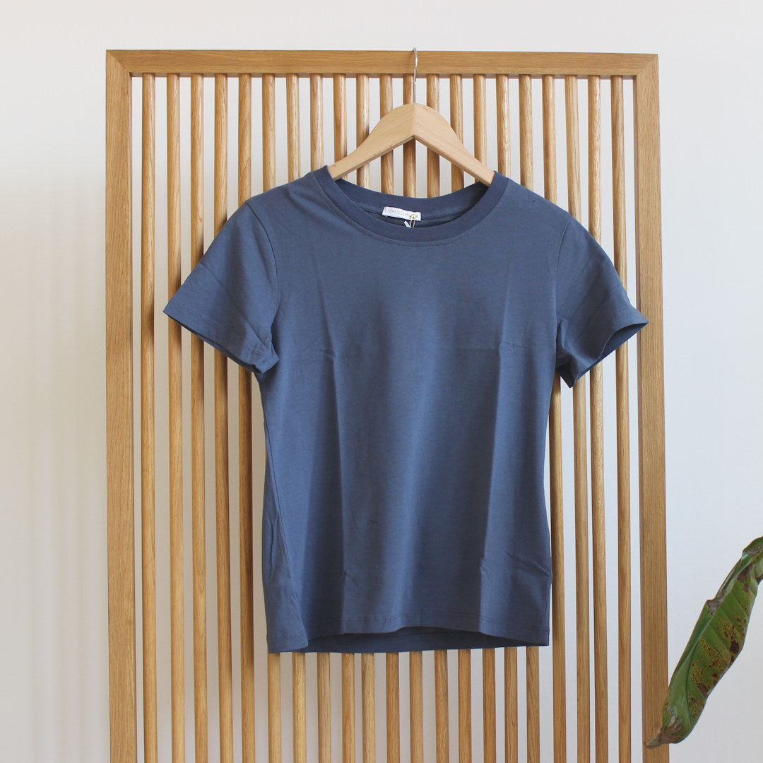 blaues T-Shirt aus Bio-Baumwolle