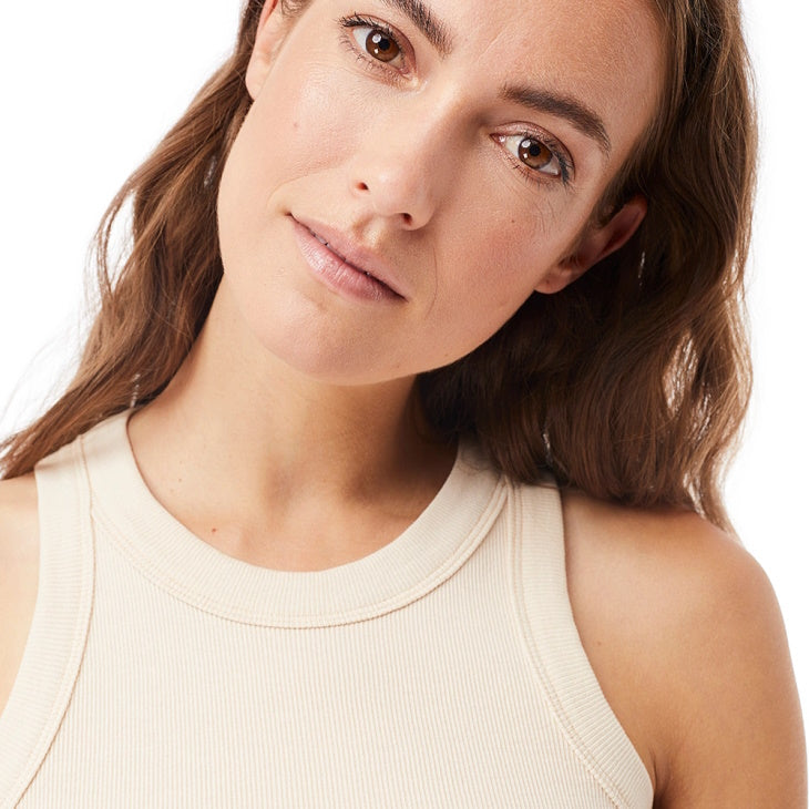 Nachhaltige Yoga Kleidung: Crop Top aus gerippter Bio-Baumwolle natur